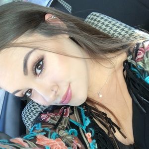 Meet your Posher, Destiny